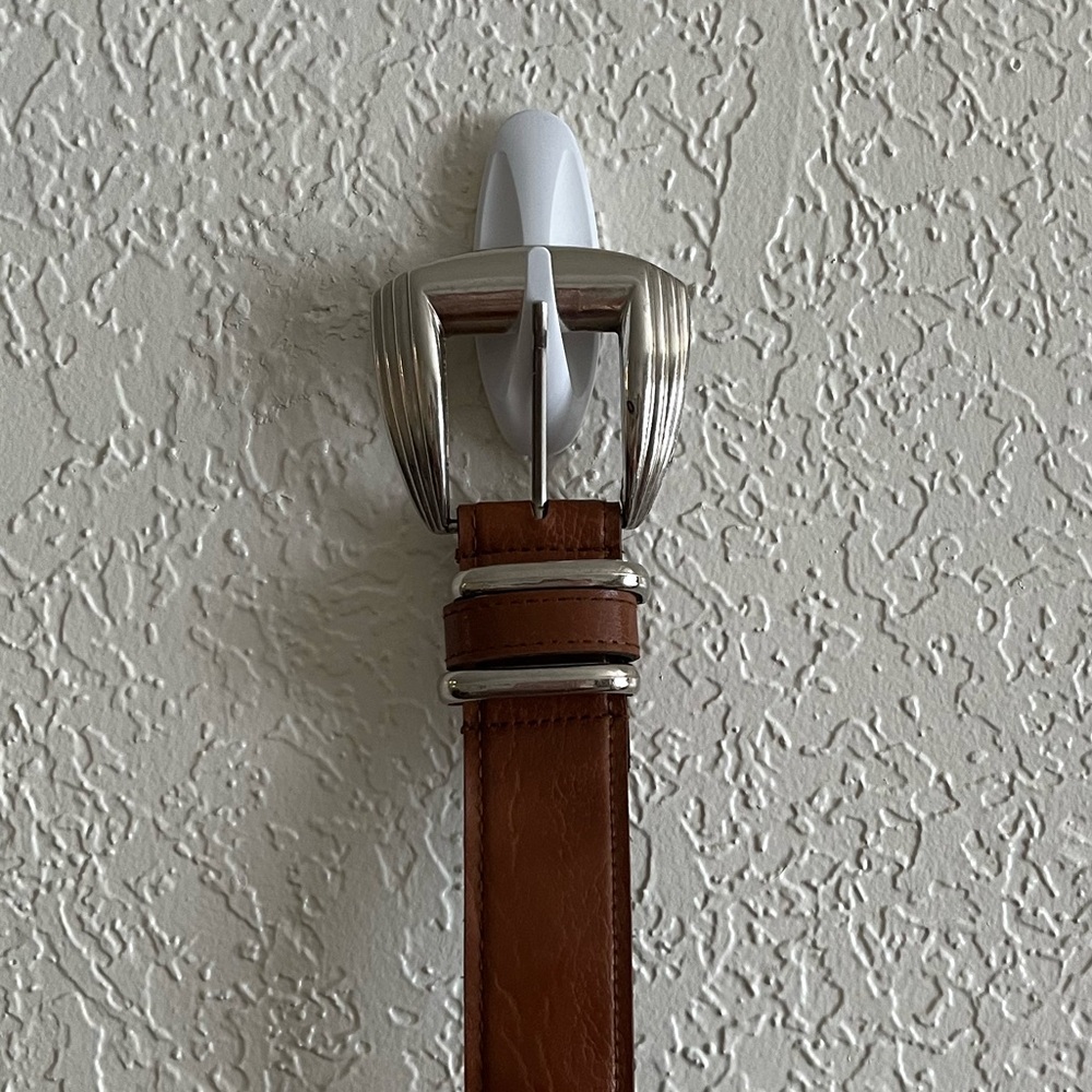 Lot of 2 belts